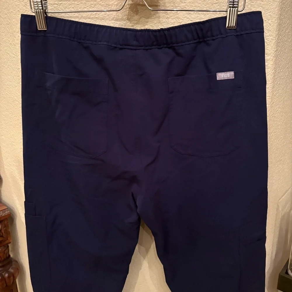 FIGS Men Navy Technical Collection Scrub Pants Size Medium